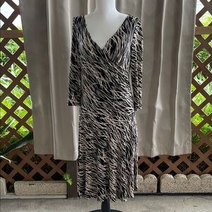 Elegant Black and Cream Patterned Dress